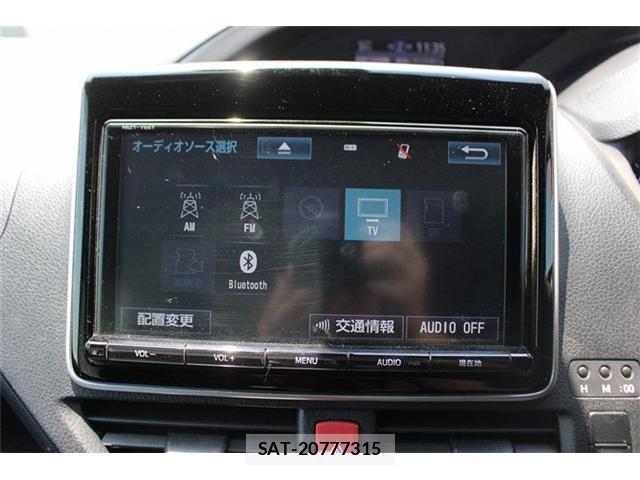 Toyota VOXY 2018-06 8283535-3