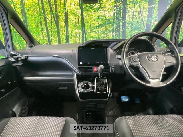 Toyota VOXY 2018-12 8283606-1