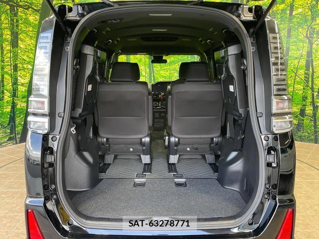 Toyota VOXY 2018-12 8283606-10