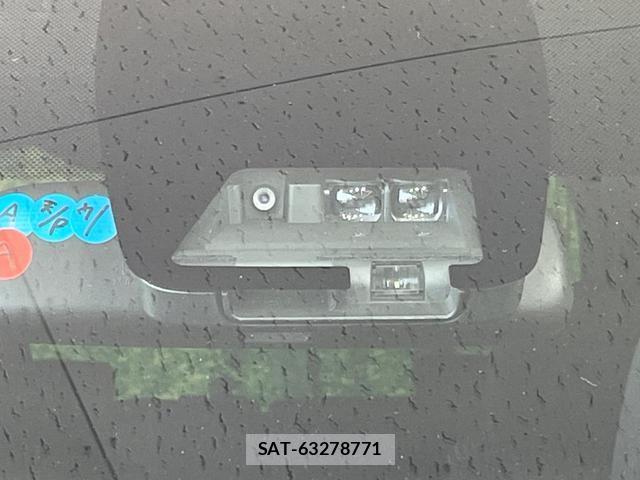 Toyota VOXY 2018-12 8283606-7