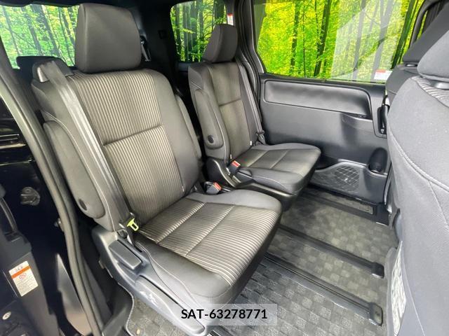 Toyota VOXY 2018-12 8283606-9
