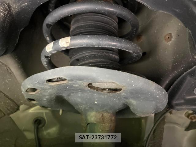 Toyota VOXY 2018-06 8283610-18
