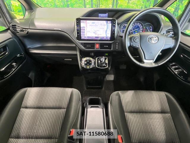 Toyota VOXY 2017-09 8283640-1