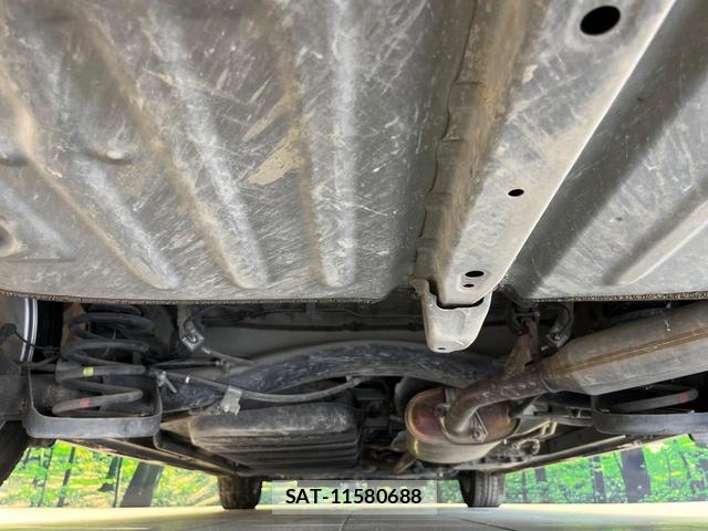 Toyota VOXY 2017-09 8283640-18
