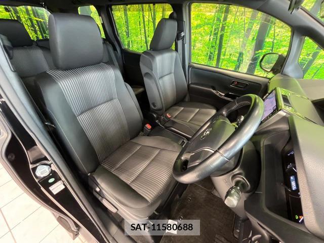 Toyota VOXY 2017-09 8283640-7