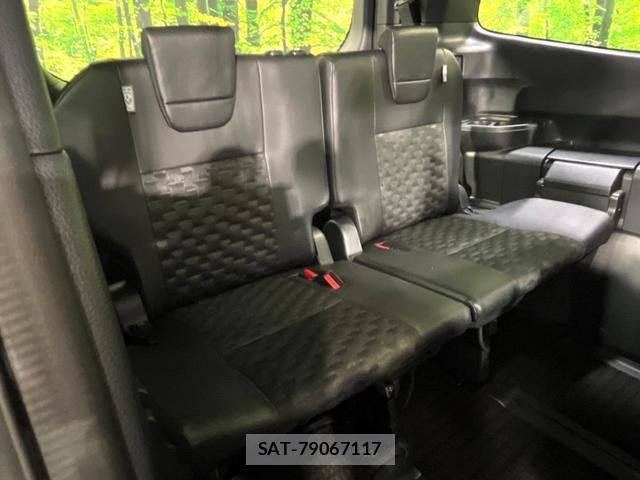 Toyota VOXY 2023-09 8283944-10
