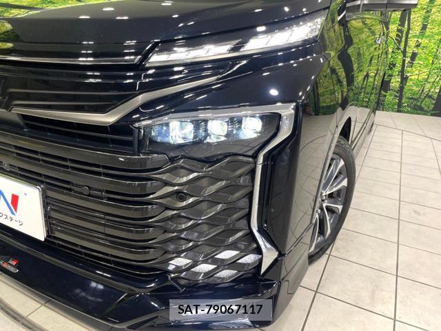 Toyota VOXY 2023-09 8283944-13