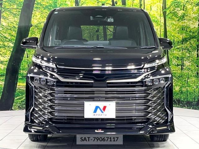 Toyota VOXY 2023-09 8283944-15