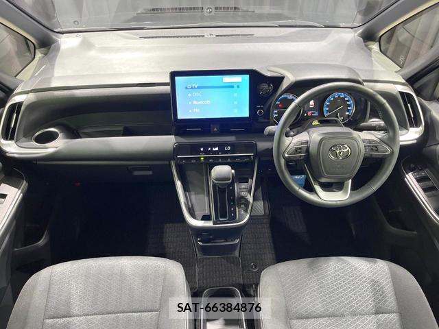 Toyota VOXY 2023-12 8283977-1