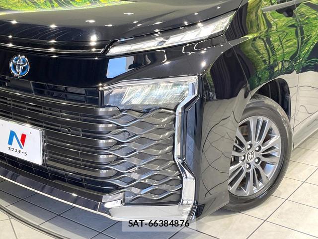 Toyota VOXY 2023-12 8283977-11