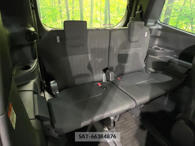 Toyota VOXY 2023-12 8283977-9