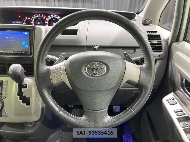 Toyota VOXY 2009-12 8283980-11