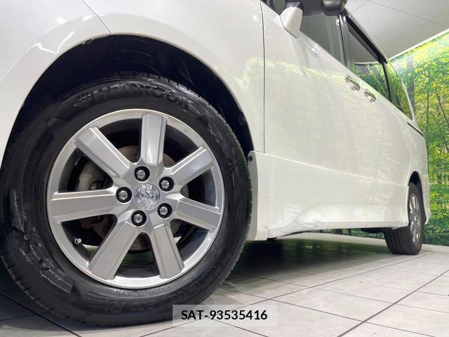 Toyota VOXY 2009-12 8283980-13
