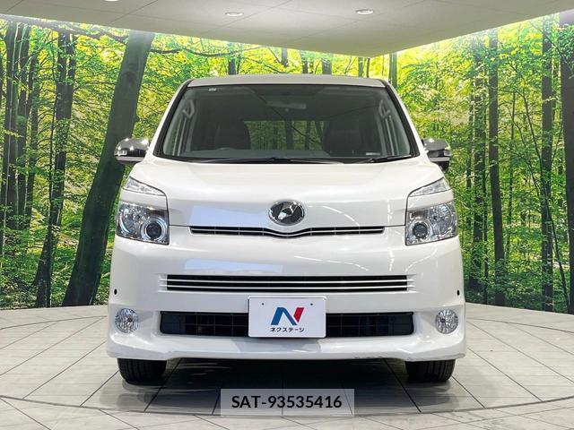 Toyota VOXY 2009-12 8283980-14
