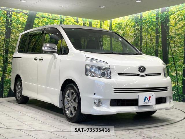 Toyota VOXY 2009-12 8283980-16