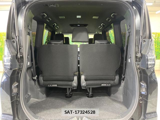 Toyota VOXY 2024-10 8283999-10