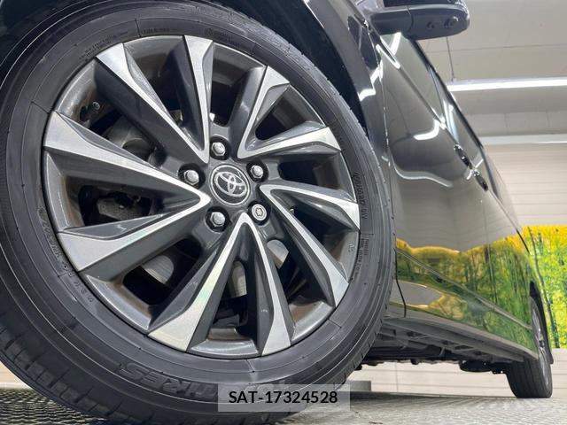 Toyota VOXY 2024-10 8283999-13
