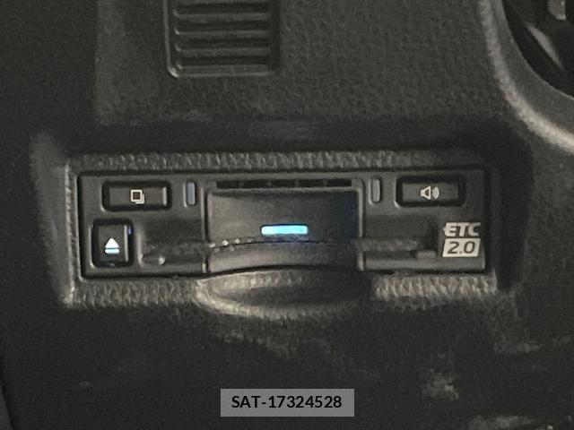 Toyota VOXY 2024-10 8283999-6