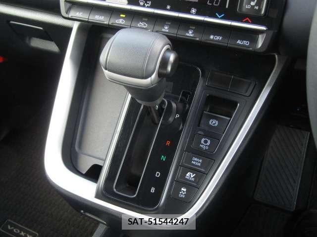 Toyota VOXY 2024-07 8284128-1
