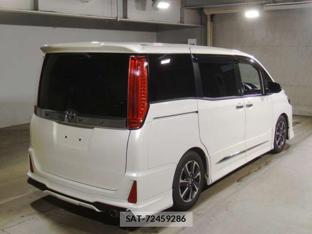 Toyota VOXY 2021-08 8284397-4