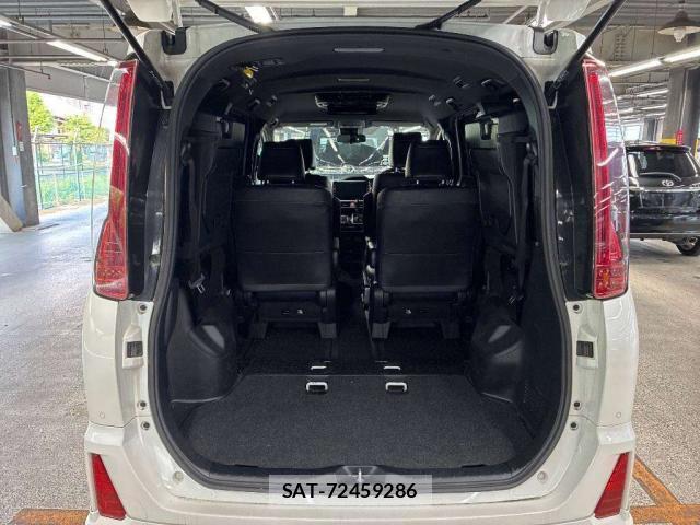 Toyota VOXY 2021-08 8284397-7
