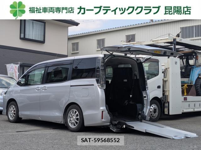 Toyota VOXY 2017-06 8284429-0