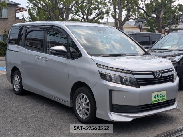 Toyota VOXY 2017-06 8284429-11