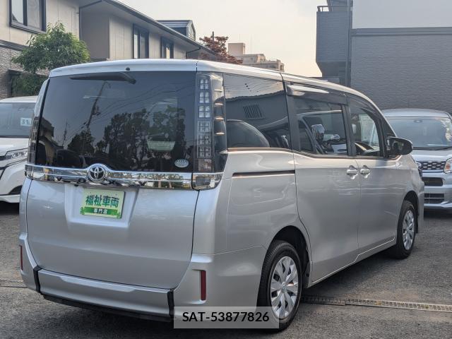 Toyota VOXY 2017-06 8284432-17