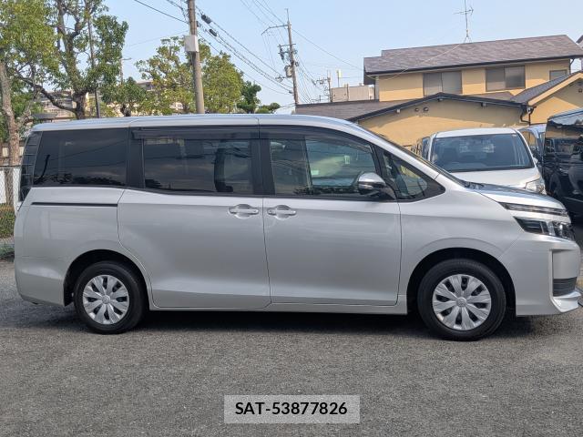 Toyota VOXY 2017-06 8284432-19
