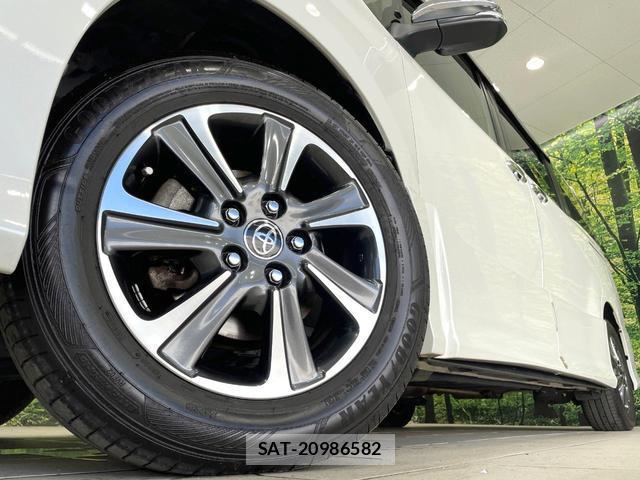 Toyota VOXY 2019-04 8284499-13