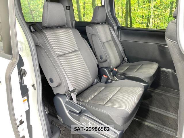 Toyota VOXY 2019-04 8284499-8