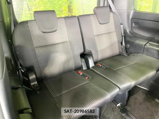 Toyota VOXY 2019-04 8284499-9