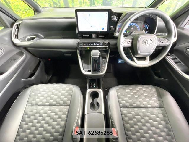 Toyota VOXY 2025-09 8284502-1