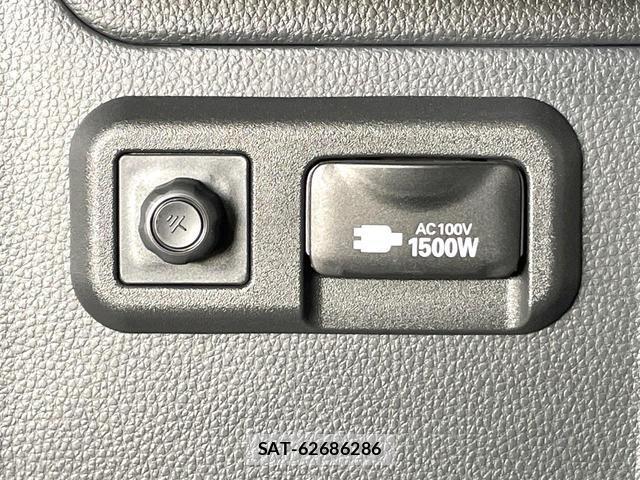 Toyota VOXY 2025-09 8284502-3