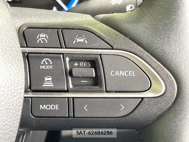 Toyota VOXY 2025-09 8284502-6