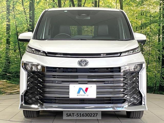 Toyota VOXY 2022-03 8284510-14