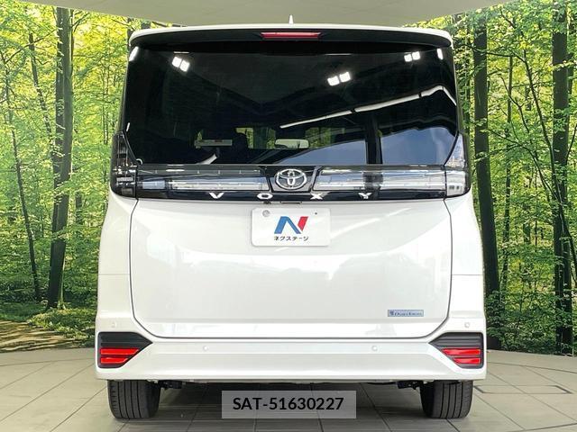 Toyota VOXY 2022-03 8284510-15