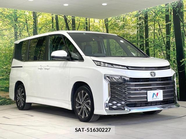 Toyota VOXY 2022-03 8284510-16