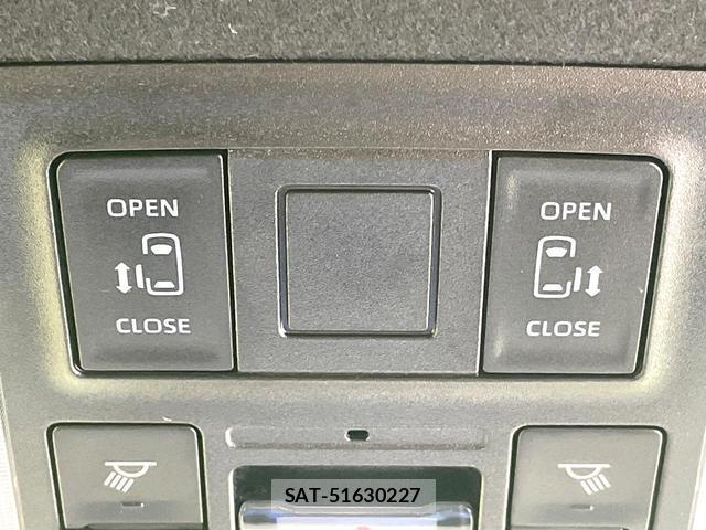 Toyota VOXY 2022-03 8284510-5