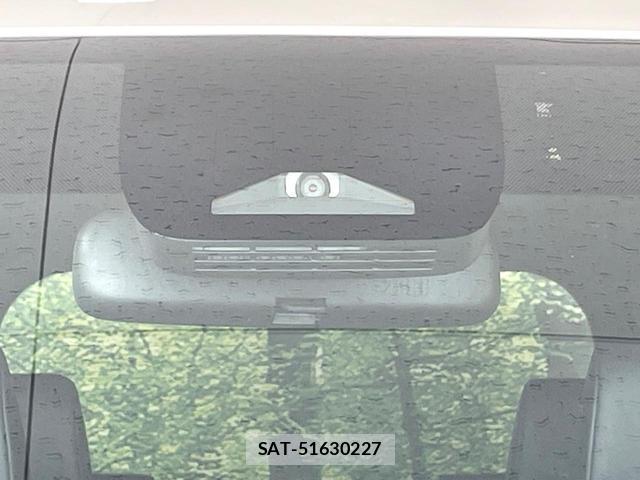 Toyota VOXY 2022-03 8284510-6