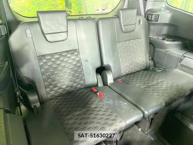 Toyota VOXY 2022-03 8284510-9