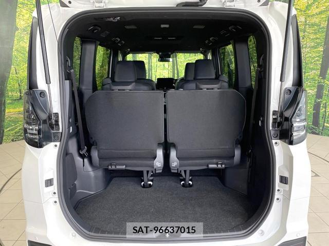 Toyota VOXY 2025-07 8284515-10
