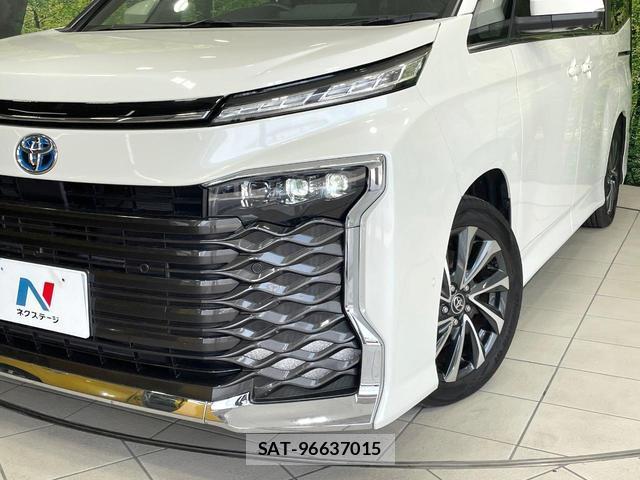 Toyota VOXY 2025-07 8284515-12
