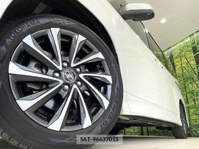 Toyota VOXY 2025-07 8284515-13