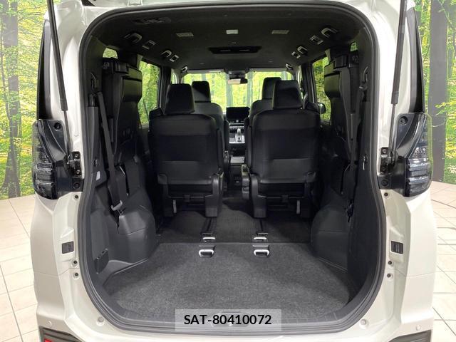 Toyota VOXY 2025-07 8284517-10