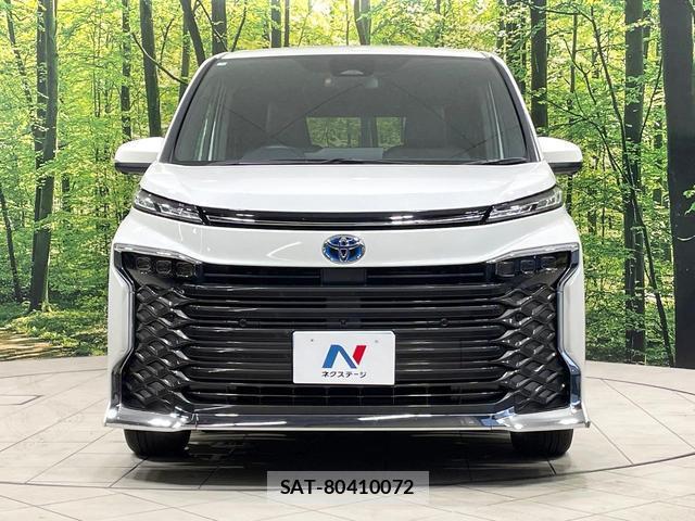 Toyota VOXY 2025-07 8284517-14