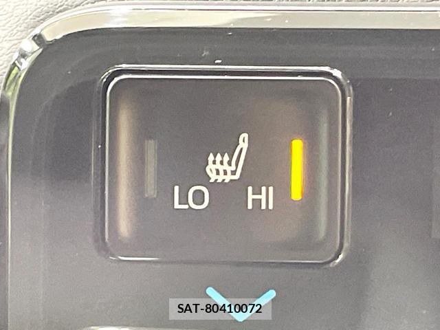 Toyota VOXY 2025-07 8284517-6