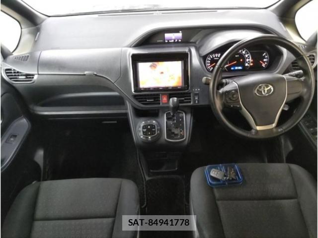 Toyota VOXY 2015-07 8284663-2