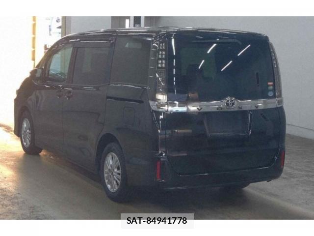 Toyota VOXY 2015-07 8284663-4