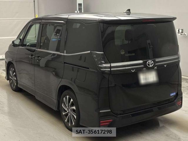 Toyota VOXY 2022-11 8284667-1